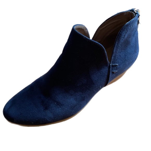Beautiful blue suede size 8 Kenneth Cole Reaction booties, ankle boots. - Picture 7 of 7